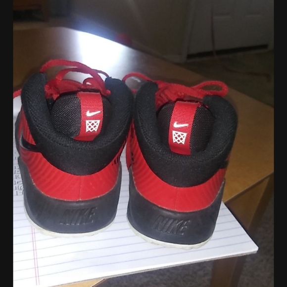 Boys Nike - Picture 3 of 3